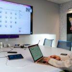 La majorité des emplois en IA en Europe se situent en dehors du secteur technologique.