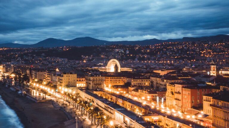 Commemorations du 14-Juillet à Nice : un hommage aux victimes de l’attentat de 2016.