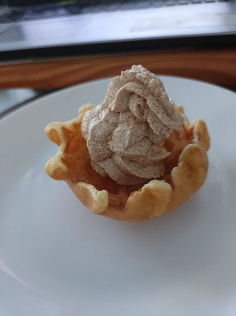 Recette de crème glacée spéculoos réalisée avec la swirl Ninja par Gigi en cuisine