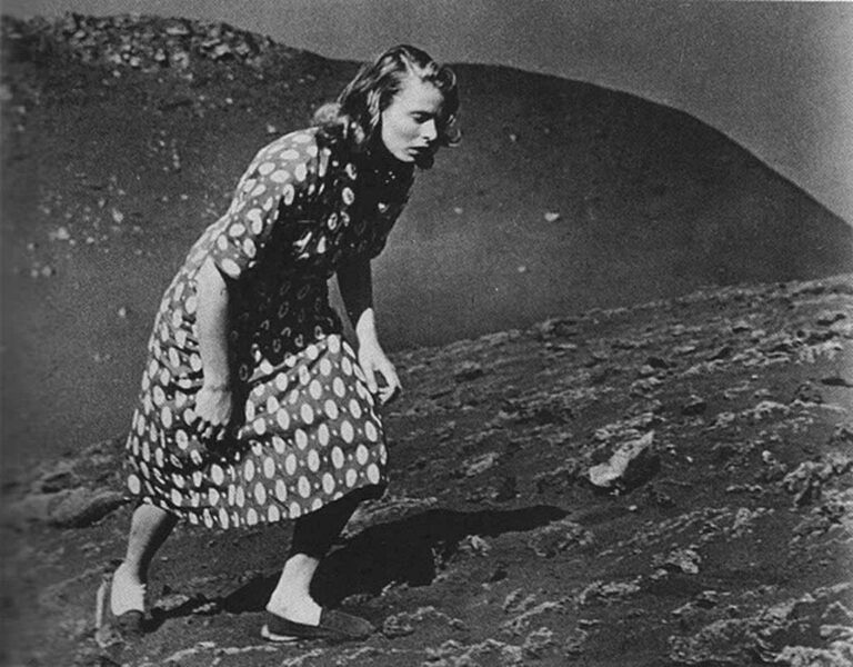 L’actrice explore le néoréalisme face à un volcan dans Déméter, n° 15.