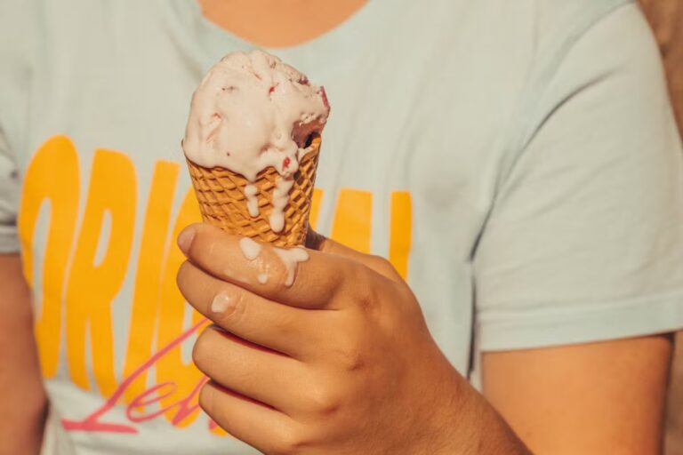Où déguster des glaces adaptées aux enfants dans différents quartiers de Paris