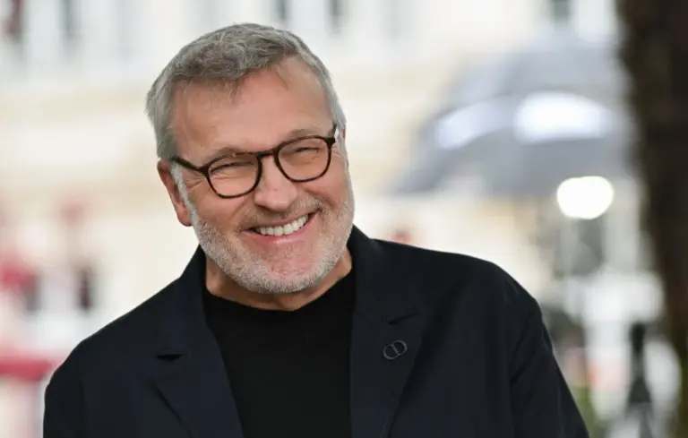 Laurent Ruquier envisage l’acquisition d’un théâtre à Lyon pour diversifier ses activités.