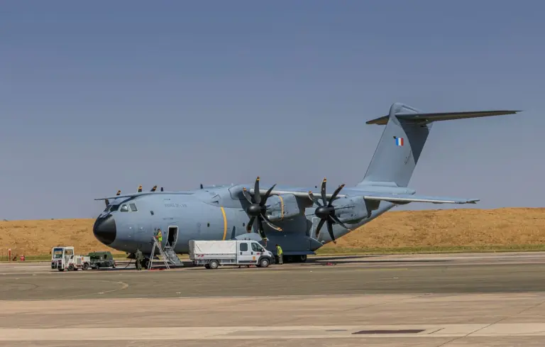 Incendies en Gironde : déploiement d’un A400M demandé par Sébastien Lecornu