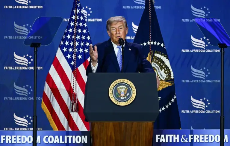 États-Unis : L’agent du prompteur de Trump suspendu pour des paris sur ses discours