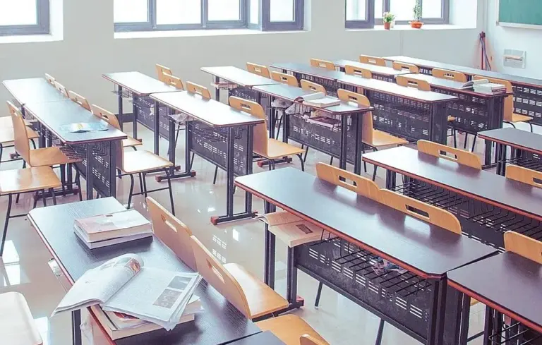 Belgique : Une école informe des élèves du décès d’un camarade, qui est en réalité vivant.