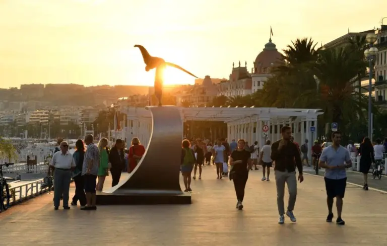 Attentat de Nice : la mémoire de l’attaque persistante dans la ville dix ans après
