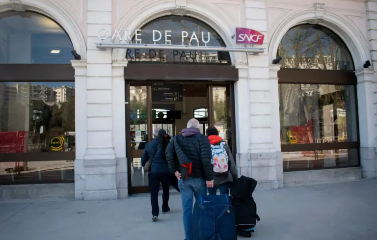 Grève à la gare de Pau : fermeture totale et perturbations du trafic des TER