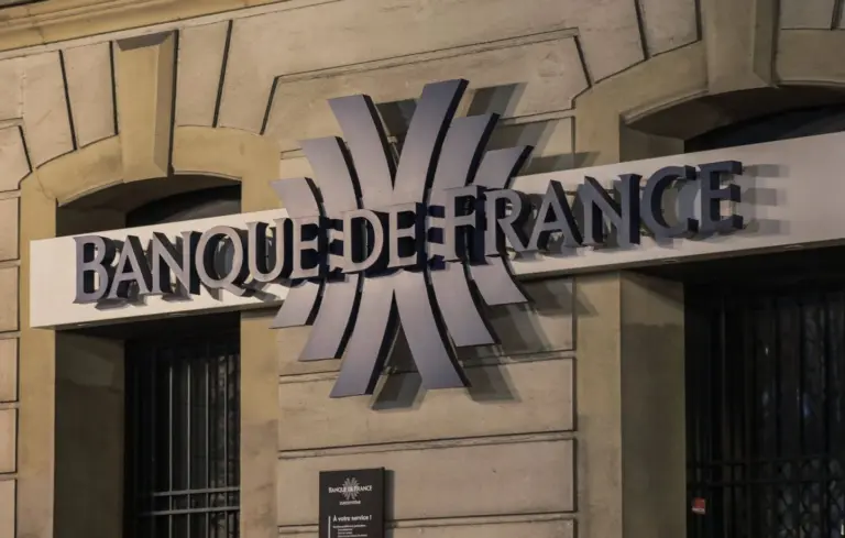 La Banque de France revoit à la hausse ses prévisions de croissance pour le deuxième trimestre.