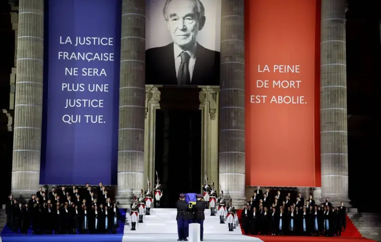 Peine de mort : Emmanuel Macron alerte sur la résurgence du débat en France.