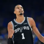 Victor Wembanyama prolonge son contrat de cinq ans avec les Spurs de San Antonio.