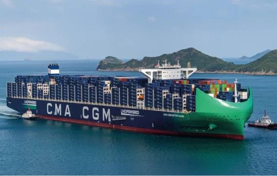 CMA CGM lance le plus grand porte-conteneurs au monde sous pavillon français.