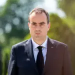 Incendies : Lecornu annonce un renforcement des moyens de l’État avec l’armée et des masques FFP2.