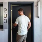 Pénurie de logements étudiants : essor des résidences privées en réponse à la demande croissante.