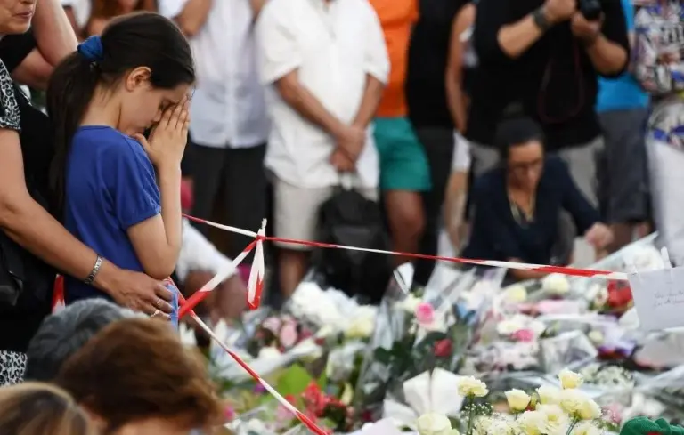 Dix ans après l’attentat de Nice, les enfants témoins confrontés à un traumatisme durable