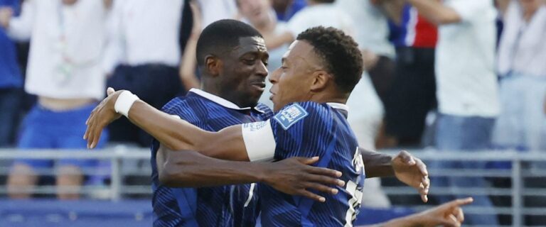 Kylian Mbappé marque deux buts contre la Suède et devient meilleur buteur des phases finales.