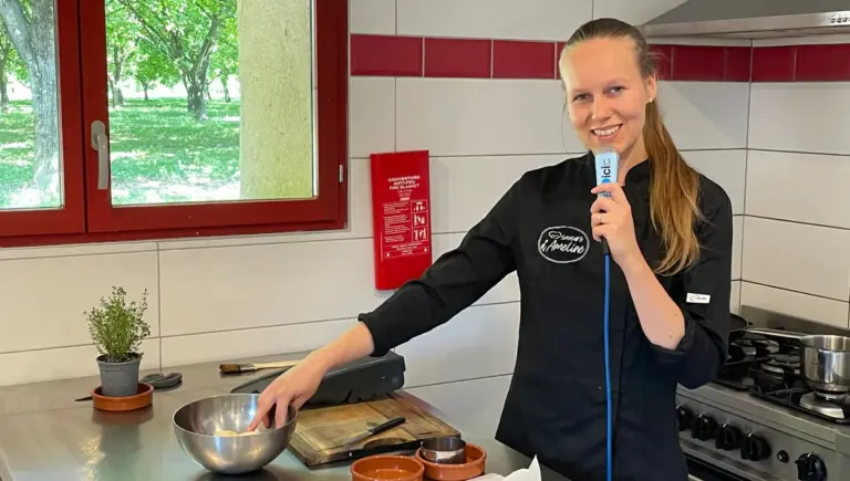 Ameline valorise la cuisine sur mesure à Châtillon-Saint-Jean dans la Drôme des Collines
