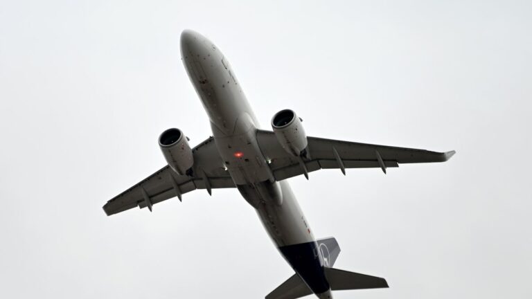 Aéroport de Blagnac : nouveau règlement sur les vols de nuit et ses effets sur le sommeil à Toulouse
