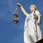 Licenciement jugé abusif en Espagne : l’entreprise condamnée à réintégrer un salarié ou verser 44 501 euros.