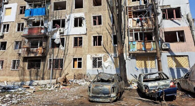 Ukraine : après des frappes sur Kiev, les secours s’organisent pour les sinistrés.