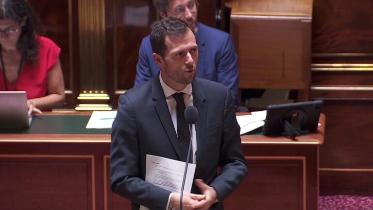Le Sénat français renforce la législation sur la lutte contre la prédation du loup.
