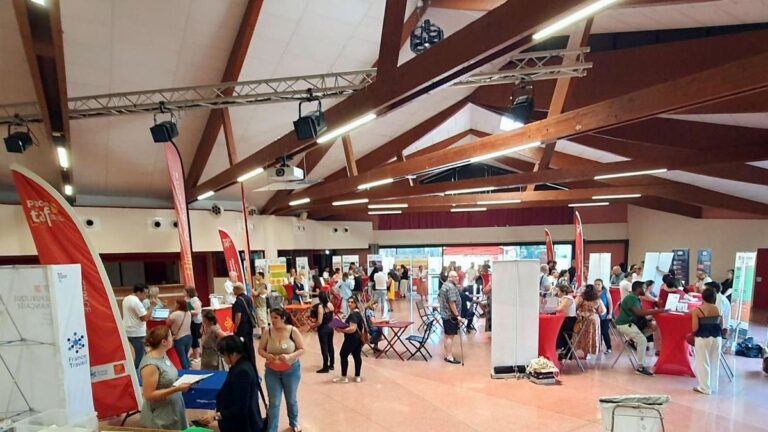 La Place du Taf à Carbonne attire un nombre croissant de visiteurs chaque week-end.