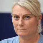 Plus de 2 000 décès liés à la canicule, hausse des morts à domicile, annonce Stéphanie Rist.
