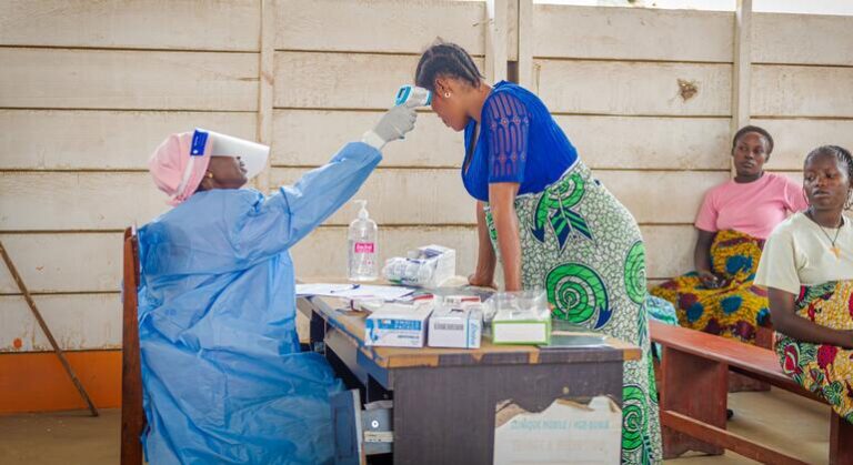 RDC : L’épidémie d’Ebola s’étend, un essai clinique lancé par l’OMS