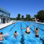 Piscines vétustes dans le Gers : enfants privés de natation, alerte des autorités locales.