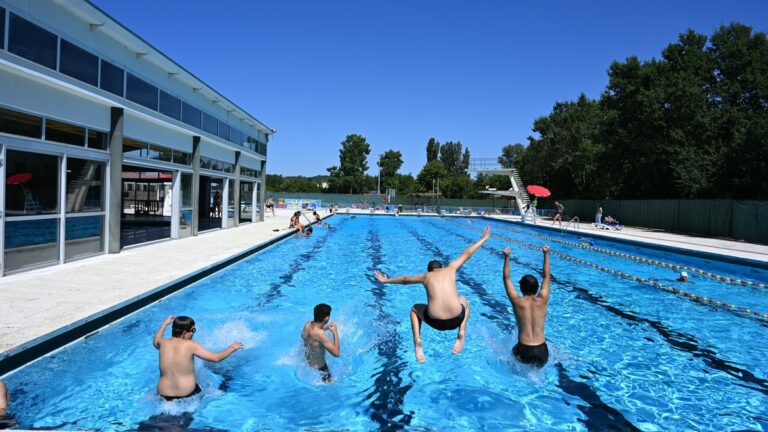 Piscines vétustes dans le Gers : enfants privés de natation, alerte des autorités locales.