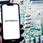 Samsung pourrait signer la puce IA développée par Anthropic pour ses futurs appareils.