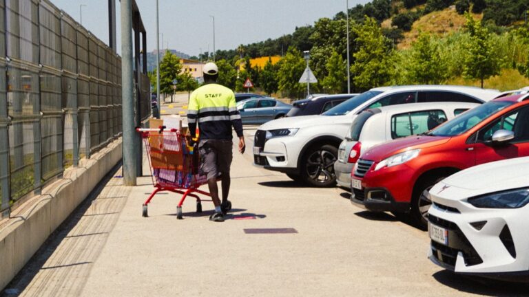 Travailleurs modestes de La Jonquera face à des cadences élevées et des conditions précaires