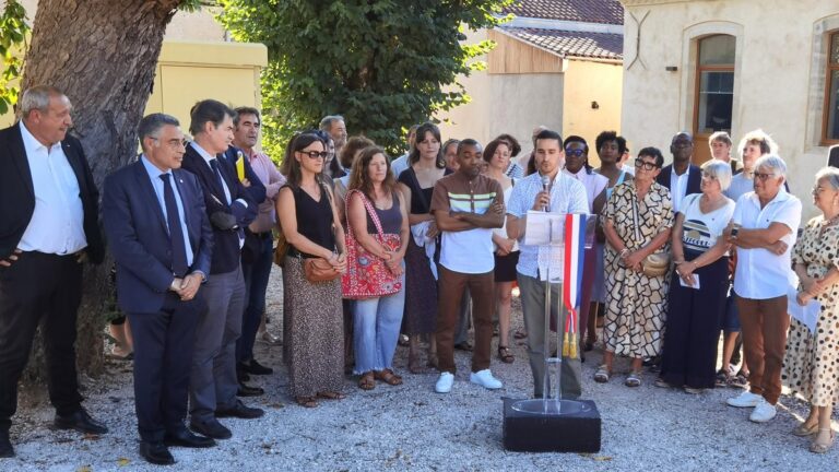 Inauguration de la nouvelle maison de santé à Saint-Antonin : un projet collectif soutenu par des acteurs locaux.