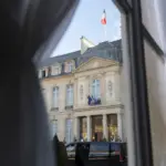 Plongée dans la salle de presse de l’Élysée : fonctionnement et enjeux de l’information gouvernementale.