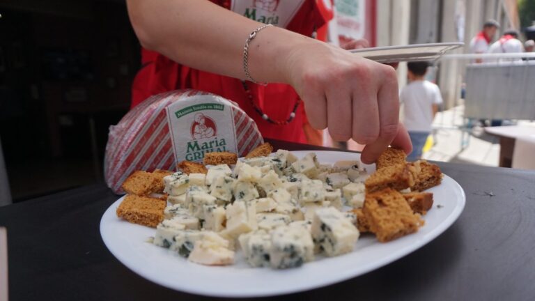 Lancement de l’opération « Roquefort Lovers » pour valoriser le fromage en Aveyron.
