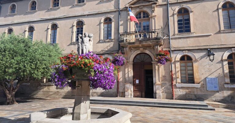 La mairie de Monteux réduit de 90 % la subvention à la MJC, suscitant des inquiétudes.