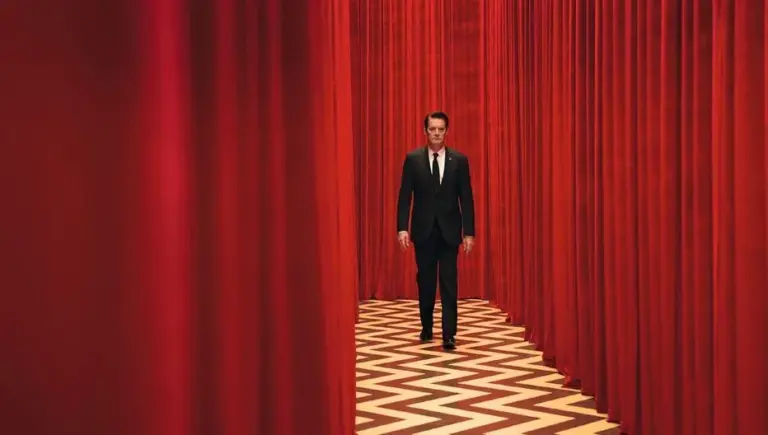 Thomas Vergracht présente « L’autre côté », une exploration des enjeux contemporains.