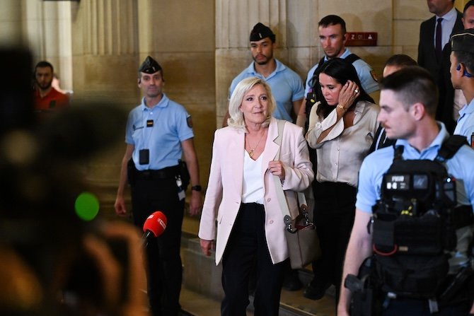 Procès de Marine Le Pen : le vote ne supprime pas une condamnation juridique