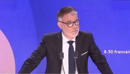 Primaire du PS : Olivier Faure présente les enjeux pour la présidentielle 2027 face à la canicule.