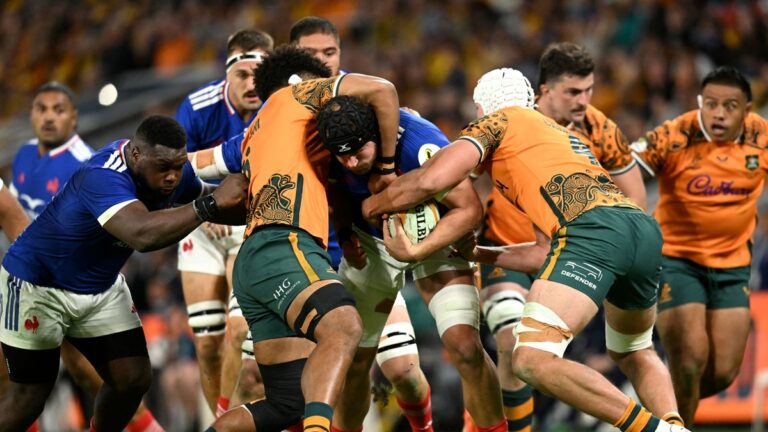 Australie domine le XV de France lors d’un match direct avec des Wallabies réalistes.
