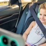 Départs en vacances : stratégies des parents pour occuper les enfants lors des trajets longs