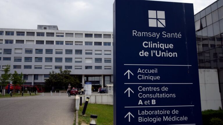 Un influenceur toulousain accuse une clinique privée de transmission d’un staphylocoque.