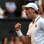 Jannik Sinner remporte son cinquième titre en Grand Chelem en battant Alexander Zverev.