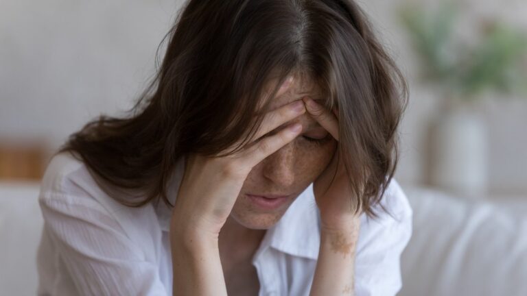 Hypersensibilité à la foudre chez les migraineux : étude révèle des mécanismes neurologiques.
