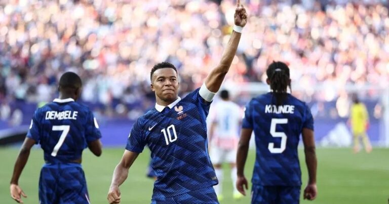 La FIFA autorise une minute de silence avant la demi-finale du Mondial pour commémorer l’attentat de Nice.