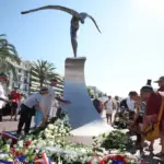 Dix ans après l&rsquo;attentat de Nice, Audrey évoque sa vie sans sa jumelle Laura.