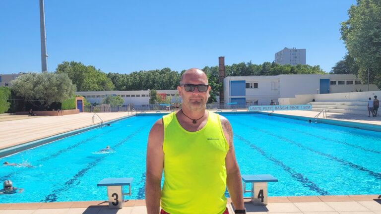 Les défis du maître nageur Olivier Schaal dans le Gard rhodanien cet été.