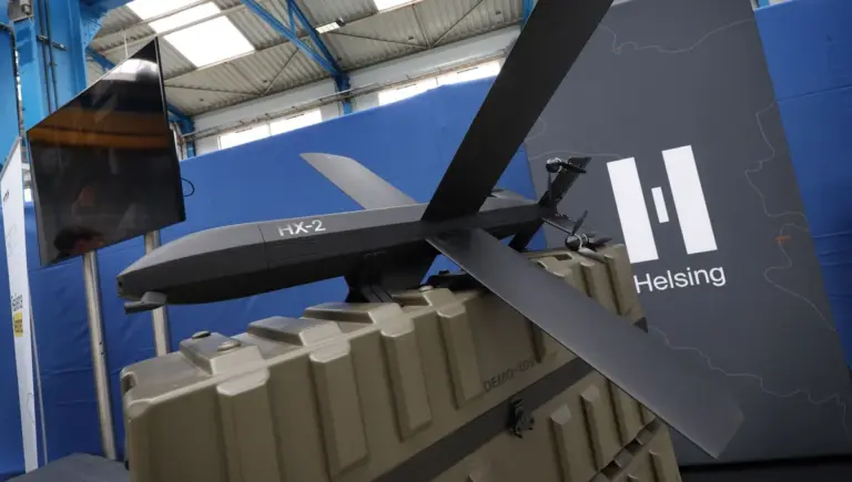 Helsing, nouvelle entreprise de l’IA, remporte un contrat avec l’armée européenne.
