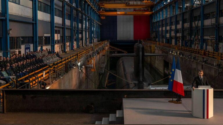 Emmanuel Macron présente son concept de dissuasion nucléaire avancée dans le Grand Nord.