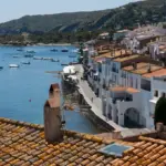 La hausse du niveau de l’eau menace les infrastructures côtières en France.