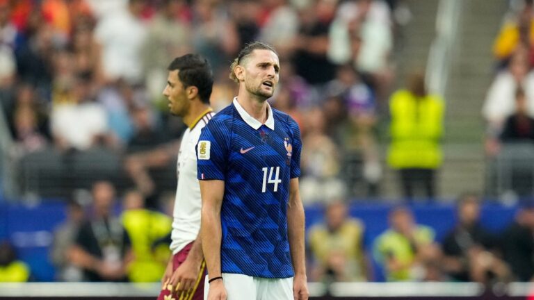 Rabiot critique des comportements inacceptables de coéquipiers après la défaite contre l’Angleterre